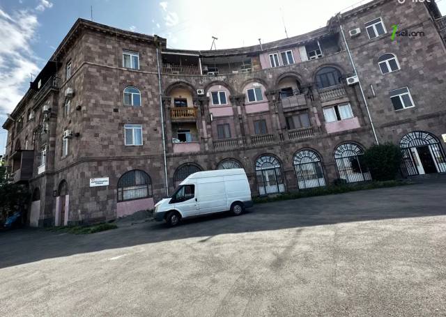 2 սենյականոց բնակարան, Բագրատունյաց պողոտա 1-ին նրբ, 70 ք.մ., 1/5 հարկ, 2 սանհանգույց
