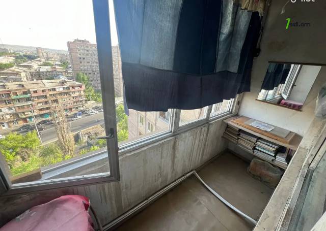 3 սենյականոց բնակարան Արցախի պողոտայում, 79 քմ, 12/14 հարկ, մի քանի պատշգամբ