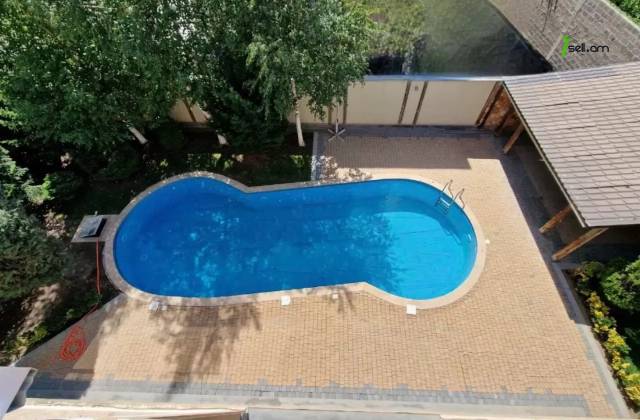 Երեք հարկանի քարե տուն, Ձոր 1 թաղամաս Դավիթաշենում, 800 ք.մ., 3+ սանհանգույց, կապիտալ վերանորոգված