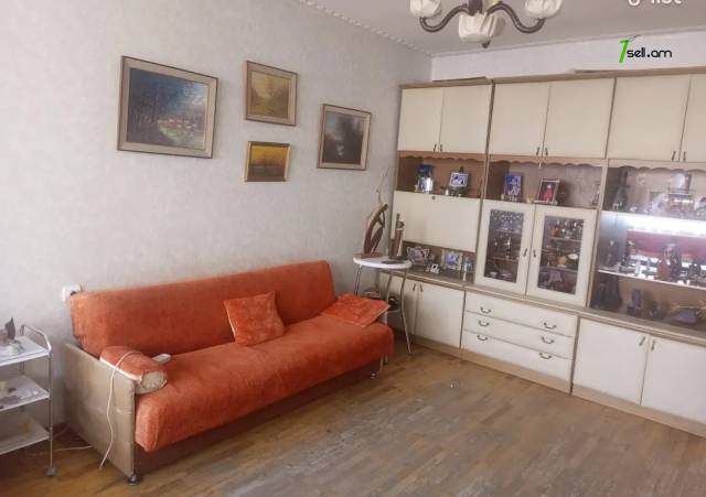 3 սենյականոց բնակարան Մարգարյան փողոցում, 110 ք.մ., 3/5 հարկ, քարե շենք