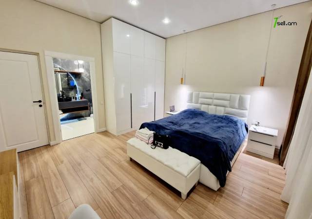 Երեք հարկանի թաունհաուզ, Դուրյան թաղամաս Ավանում, 330 ք.մ., 3+ սանհանգույց