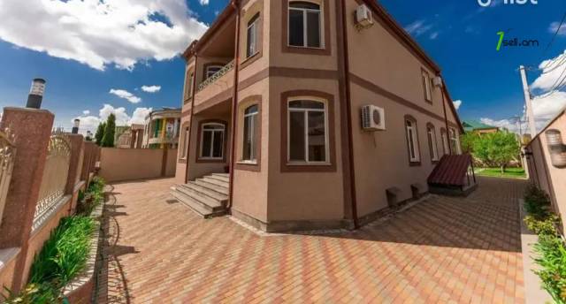 Երկու հարկանի քարե տուն Ծարավ Աղբյուրի փողոցում Ավանում, 488 ք.մ., 3+ սանհանգույց