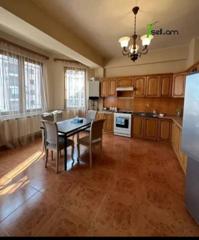 5 սենյականոց բնակարան նորակառույց շենքում Եզնիկ Կողբացու փողոցում, 180 ք.մ., 2 սանհանգույց