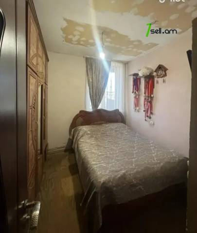 4 սենյականոց բնակարան Գուսան Շերամի փողոցում, 83 ք.մ., մասնակի վերանորոգում, քարե շենք