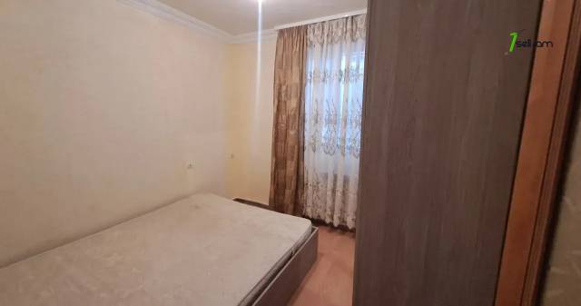 Մեկ հարկանի քարե տուն Տոլստոյի փողոցում կենտրոնում, 80 քմ, կապիտալ վերանորոգված