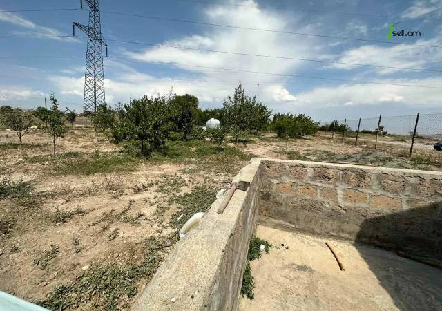 Մեկ հարկանի քարե տուն Զովունիում, 1050 քմ