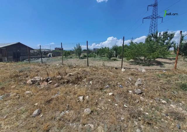 Մեկ հարկանի քարե տուն Զովունիում, 1050 քմ