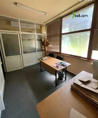 Բազմաֆունկցիոնալ գույք Վարդանանց փողոցում կենտրոնում, 300 քմ