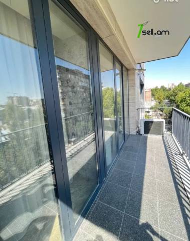 2 սենյականոց բնակարան նորակառույց շենքում Արամ Խաչատրյան փողոցում, 70 ք.մ., բարձր առաստաղներ