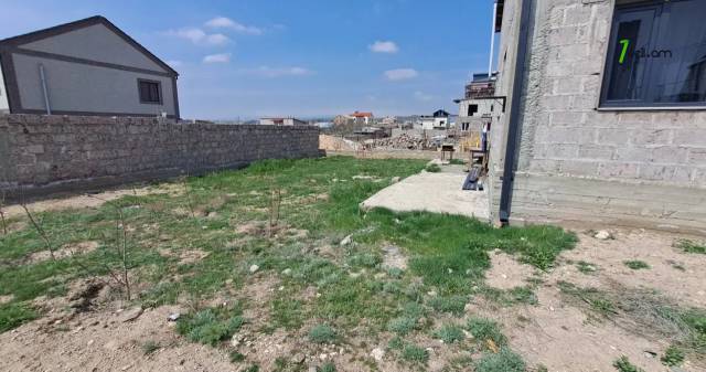 Երկու հարկանի քարե տուն 25-րդ փողոցում Զովունիում, 150 ք.մ., կապիտալ վերանորոգված