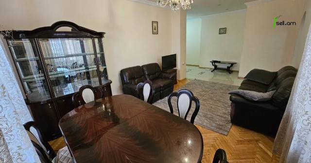 3 սենյականոց բնակարան Մեսրոպ Մաշտոցի պողոտայում, 100 ք.մ., 3/5 հարկ, կապիտալ վերանորոգված, քարե շենք