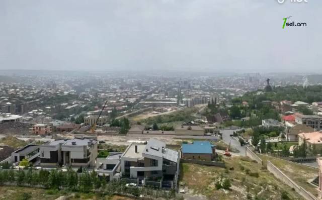 3 սենյականոց բնակարան նորակառույց շենքում, Karapet Ulnetsi street, 82 ք.մ., բարձր առաստաղներ