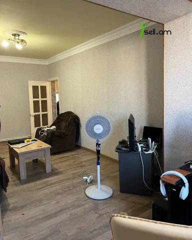 2 սենյականոց բնակարան Մուրացանի փողոցում, 54 ք.մ., 2/5 հարկ, կապիտալ վերանորոգված, քարե շենք