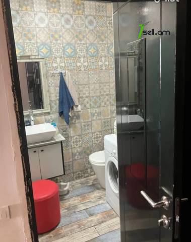 3 սենյականոց բնակարան նորակառույց շենքում Կոմիտասի պողոտայում, 96 ք.մ., 2 սանհանգույց