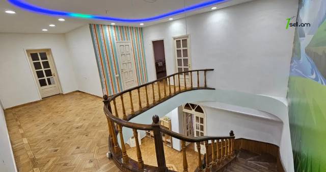 Բազմաֆունկցիոնալ գույք Ազատության պողոտայում Արաբկիրում, 900 քմ