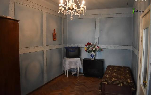 5 սենյականոց բնակարան Վահրամ Փափազյան փողոցում, 85 քմ, 2/5 հարկ, 2 սանհանգույց, քարե շենք