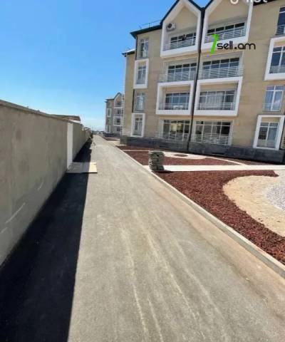 3 սենյականոց բնակարան նորակառույց շենքում Բագրևանդի փողոցում, 93 ք.մ., 2 սանհանգույց