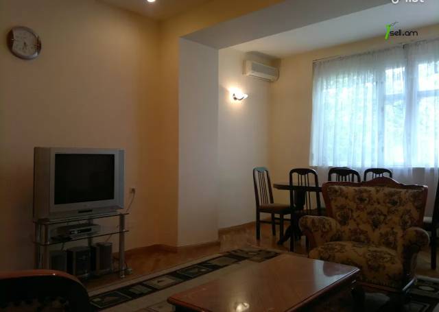 4 սենյականոց բնակարան Կոմիտասի պողոտայում, 110 ք.մ., բարձր առաստաղներ, նախավերջին հարկ