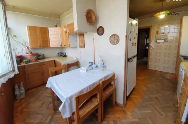 3 սենյականոց բնակարան Կենտրոնական փողոցում, 94 ք.մ., 2 սանհանգույց, 7/10 հարկ