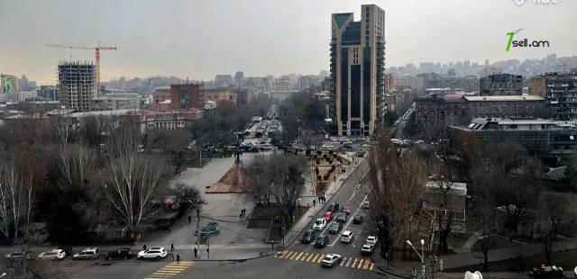 5 սենյականոց բնակարան նորակառույց շենքում Ալեք Մանուկյանի փողոցում, 165 քմ, նախավերջին հարկ