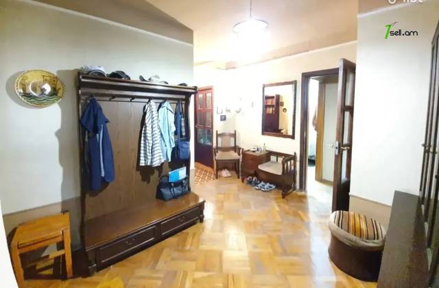 3 սենյականոց բնակարան Կենտրոնական փողոցում, 94 ք.մ., 2 սանհանգույց, 7/10 հարկ