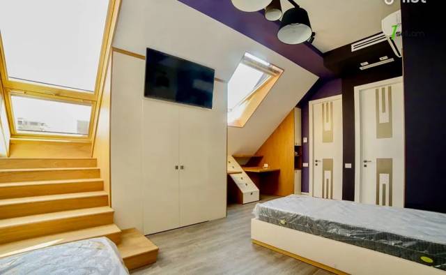 4 սենյականոց բնակարան Նալբանդյան փողոցում, 144 քմ, 2 սանհանգույց, բարձր առաստաղներ