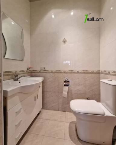 3 սենյականոց բնակարան նորակառույց շենքում Մարշալ Բաղրամյան պողոտայում, 130 ք.մ., 2 սանհանգույց