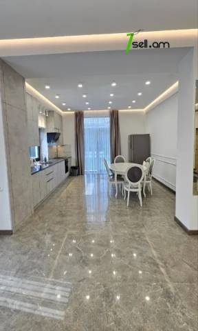 Երկու հարկանի քարե տուն Բագրևանդի 42-րդ փողոցում Նոր Նորքում, 1000 քմ, 3+ սանհանգույց