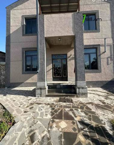 Երկու հարկանի տուն Հատիսի փողոցում Աբովյանում, 210 ք.մ., 3+ սանհանգույց, եվրովերանորոգված