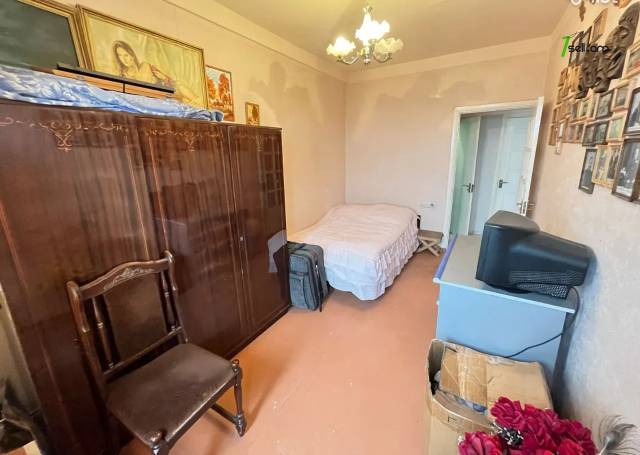 3 սենյականոց բնակարան Զաքարիա Քանաքեռցու փողոցում, 79 քմ, 6/9 հարկ, մի քանի պատշգամբ