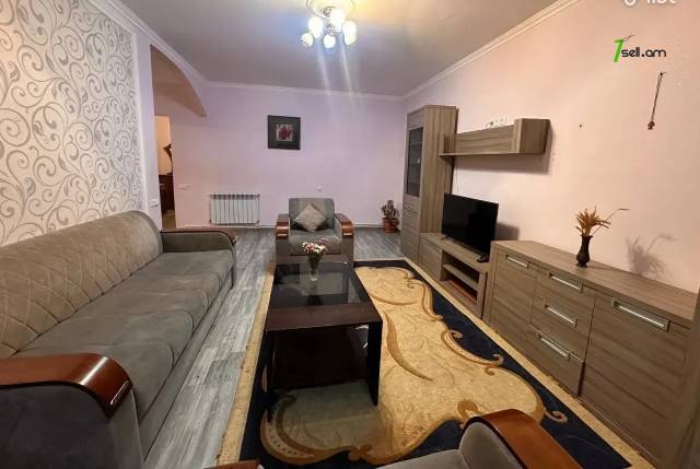3 սենյականոց բնակարան, Մելիք Մելիքյան փողոցի նրբանցք, 81 ք.մ., 2/9 հարկ, կապիտալ վերանորոգված