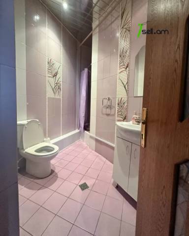 5 սենյականոց բնակարան Մհեր Մկրտչյան փողոցում, 210 քմ, նախավերջին հարկ, 2 սանհանգույց