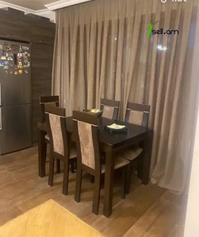 3 սենյականոց բնակարան Գրիբոյեդովի փողոցում, 76 ք.մ., նախավերջին հարկ, կապիտալ վերանորոգված