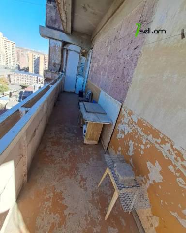 2 սենյականոց բնակարան Պարոնյանի փողոցում, 80 ք.մ., նախավերջին հարկ, կոսմետիկ վերանորոգում