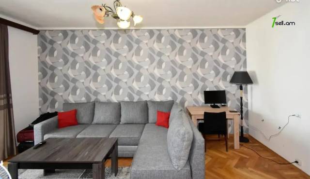 1 սենյականոց բնակարան Գյուլբենկյան փողոցում, 43 քմ, մի քանի պատշգամբ, եվրովերանորոգված, քարե շենք