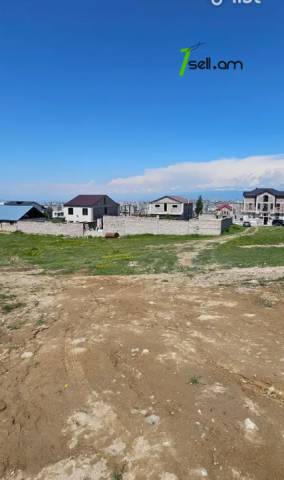 Հողատարածք բնակելի շինությունների համար Ավանում, 800 քմ