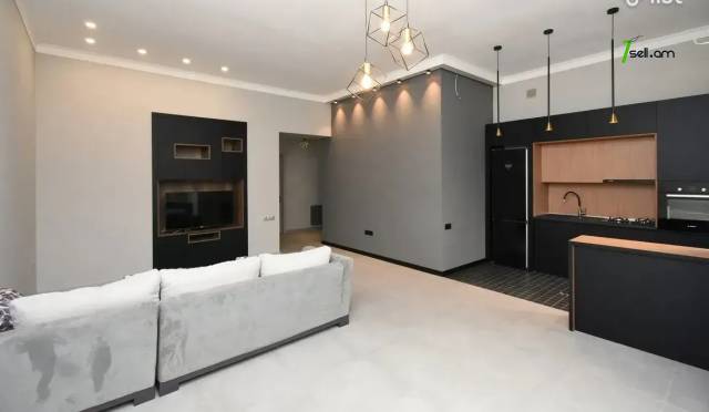 3 սենյականոց բնակարան Մեսրոպ Մաշտոցի պողոտայում, 100 ք.մ., բարձր առաստաղներ