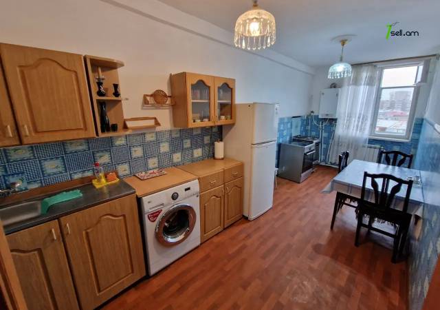 3 սենյականոց բնակարան Մարշալ Բաղրամյան պողոտայում, 95 ք.մ., 2 սանհանգույց, կապիտալ վերանորոգված