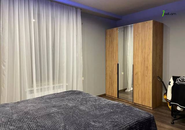 Երկու հարկանի քարե տուն, Ձոր 2 թաղամաս Դավիթաշենում, 480 ք.մ., 3+ սանհանգույց, եվրովերանորոգված