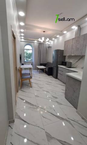 2 սենյականոց բնակարան Ամիրյան փողոցում, 40 քմ, նախավերջին հարկ, կապիտալ վերանորոգված, քարե շենք