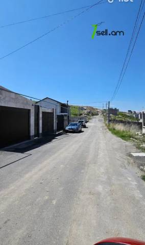 Հողատարածք բնակելի շինությունների համար Ավանում, 800 քմ