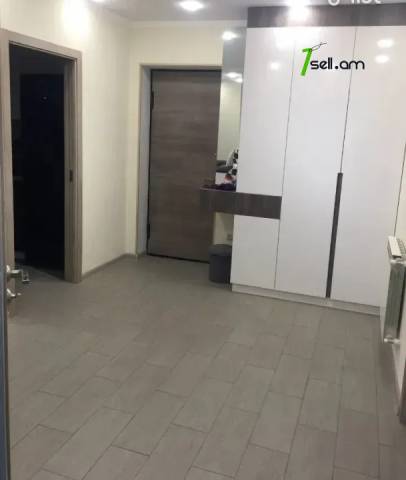 3 սենյականոց բնակարան Դրոյի փողոցում, 73 ք.մ., եվրովերանորոգված, քարե շենք