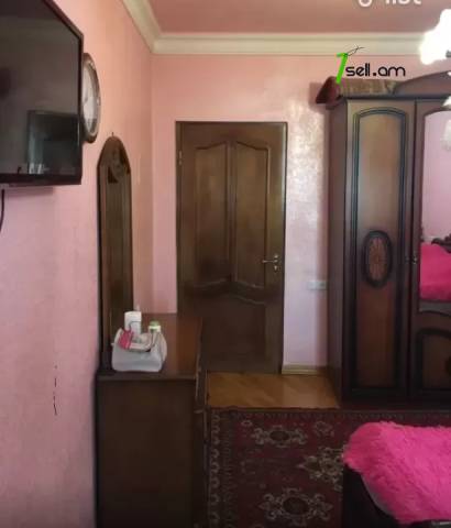 3 սենյականոց բնակարան, Դավթաշենի 4-րդ զանգված, 105 ք.մ., մի քանի պատշգամբ, 4/9 հարկ