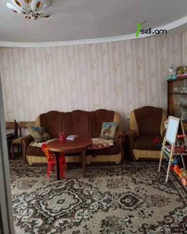 3 սենյականոց բնակարան, 16 թաղամաս, 85 ք.մ., 14/16 հարկ, մի քանի պատշգամբ