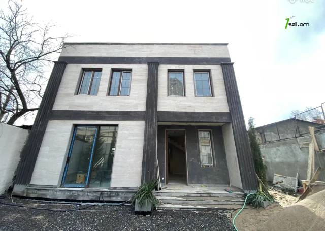 Երկու հարկանի տուն, Թբիլիսյան խճուղի Քանաքեռ Զեյթունում, 165 ք.մ., 2 սանհանգույց