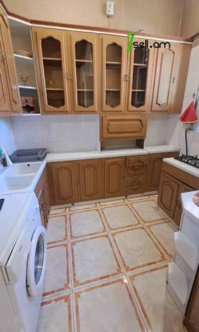 2 սենյականոց բնակարան Նալբանդյան փողոցում, 80 քմ, 2/4 հարկ, կապիտալ վերանորոգված, քարե շենք