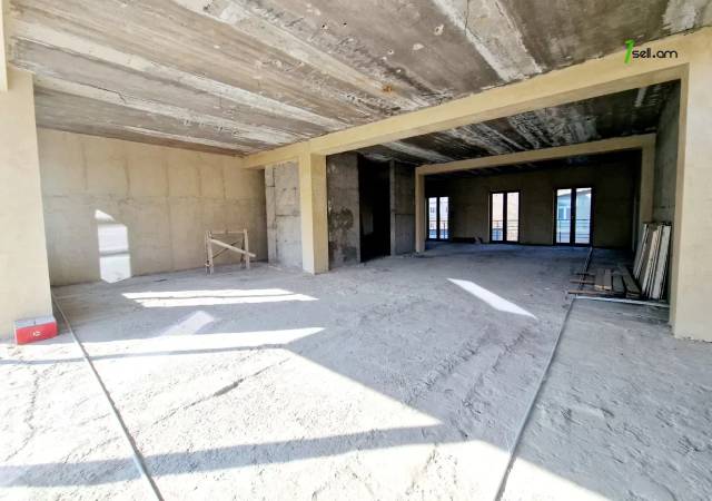 Բազմաֆունկցիոնալ գույք Հրաչյա Քոչար փողոցում Արաբկիրում, 1070 ք.մ.