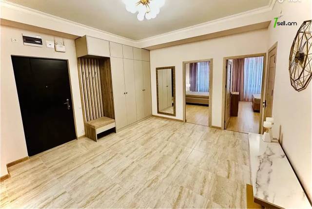 3 սենյականոց բնակարան նորակառույց շենքում Նիկողայոս Ադոնցի փողոցում, 90 ք.մ., 2 սանհանգույց