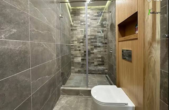 4 սենյականոց բնակարան նորակառույց շենքում Պարոնյան փողոցում, 132 ք.մ., 2 սանհանգույց