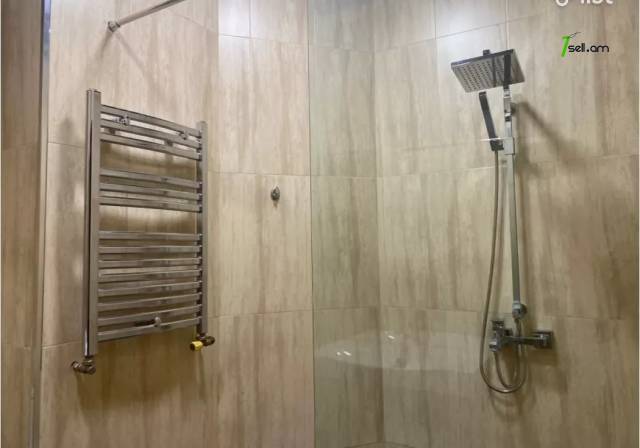 4 սենյականոց բնակարան Հովհաննես Թումանյանի փողոցում, 148 ք.մ., բարձր առաստաղներ